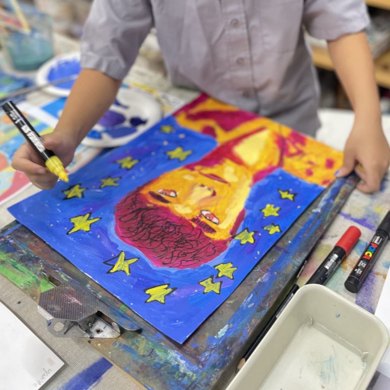 children creating art at Wonderlab Kids in sydney