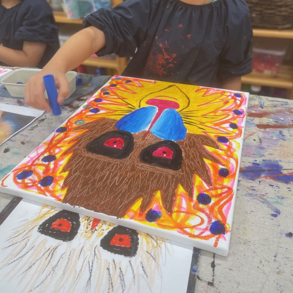 children creating art at Wonderlab Kids in north shore